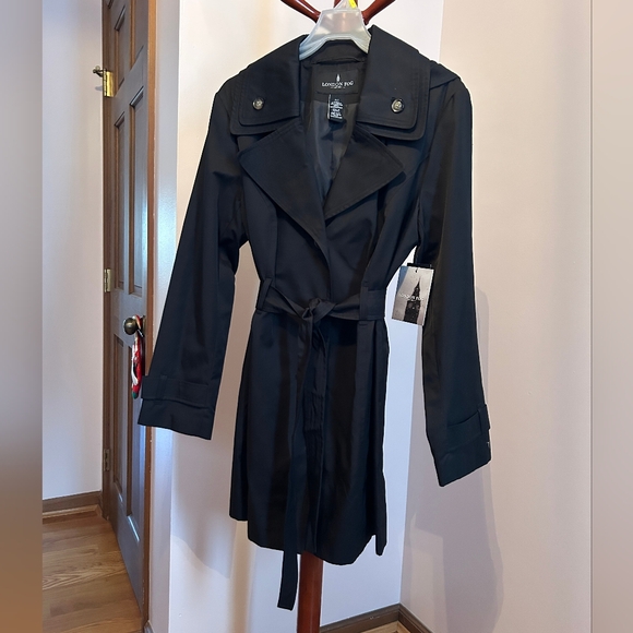London Fog Jackets & Blazers - London Fog Women's Elegant Black Trench Coat-NWT